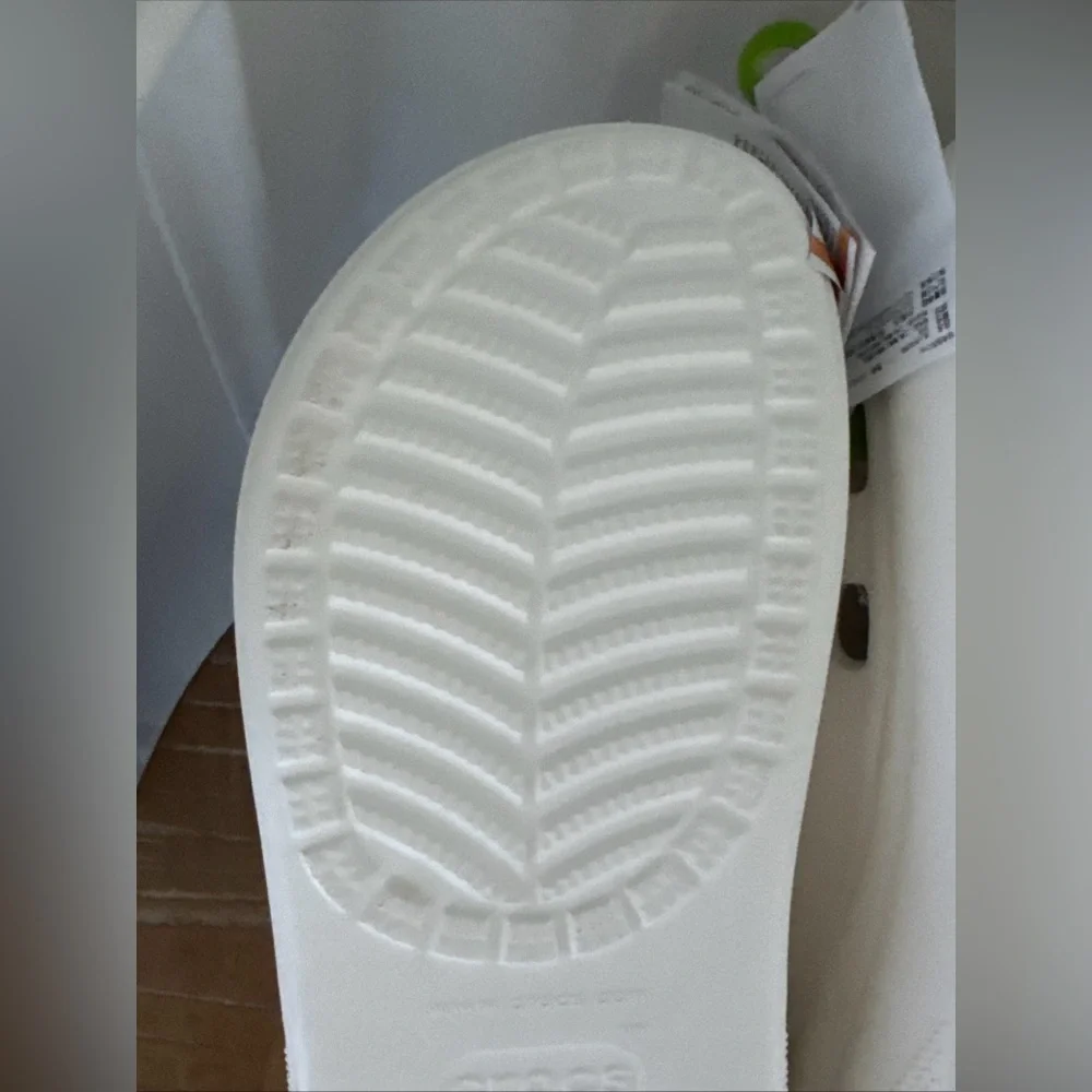 Mens Crocs Classic Crush Clog All White Size 11 Platform NWT - Picture 12 of 14